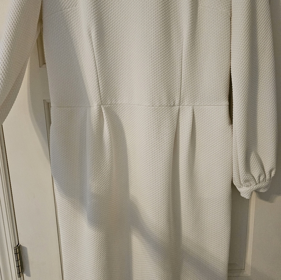 Women's white dress - Picture 2 of 8